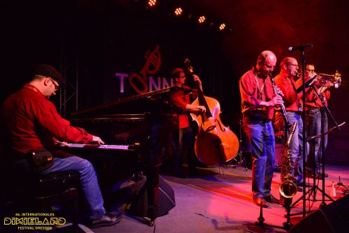 2016-045-Dixielandfestival-Jazzclub-Tonne-©-Foto-Hendrik-Meyer – Foto-Großansicht