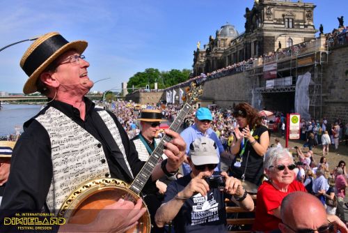 2016-066-Dixielandfestival-Parade-©-Foto-Hendrik-Meyer – Foto-Großansicht