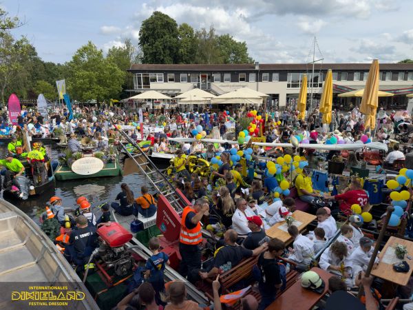 Fotor&uuml;ckblick: 52. L&uuml;bbenauer Kahnkorso 2026 