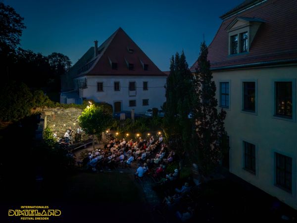 Fotor&uuml;ckblick: 52. L&uuml;bbenauer Kahnkorso 2026 