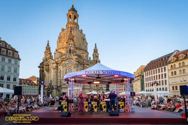 Fotor&uuml;ckblick: 52. L&uuml;bbenauer Kahnkorso 2026 