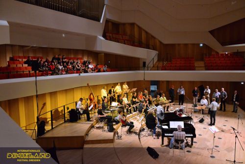 2017-Dixielandfestival-Dresden-Swingt-Kulturpalast-012-©-Foto-Hendrik-Meyer – Foto-Großansicht