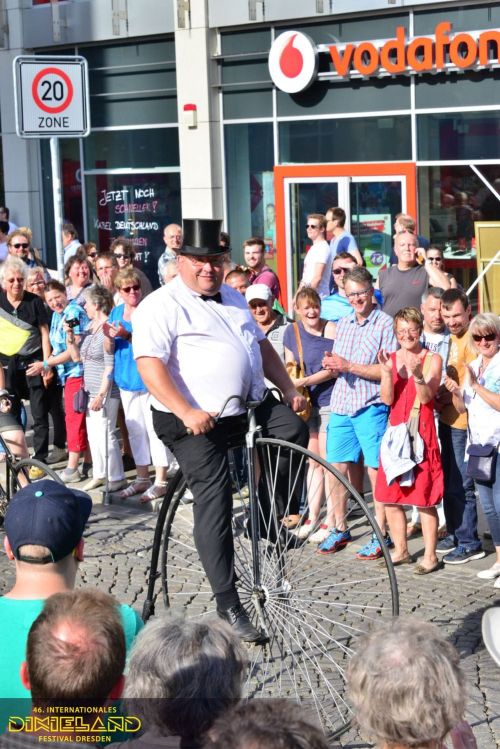 2016-079-Dixielandfestival-Parade-©-Foto-Hendrik-Meyer – Foto-Großansicht
