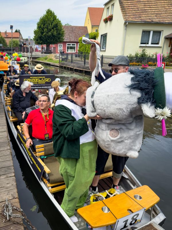 Fotor&uuml;ckblick: 51. L&uuml;bbenauer Kahnkorso 2025 