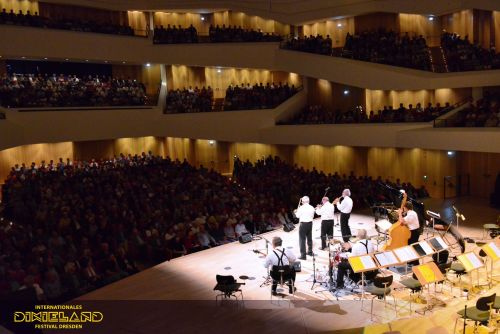 2017-Dixielandfestival-Dresden-Swingt-Kulturpalast-029-©-Foto-Hendrik-Meyer – Foto-Großansicht