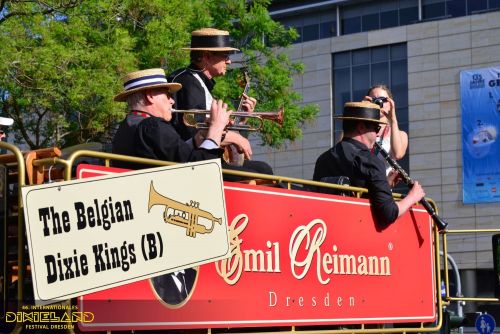 2016-075-Dixielandfestival-Parade-©-Foto-Hendrik-Meyer – Foto-Großansicht