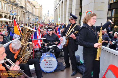 2015-061-Dixielandfestival-Parade-©-Foto-Hendrik-Meyer – Foto-Großansicht