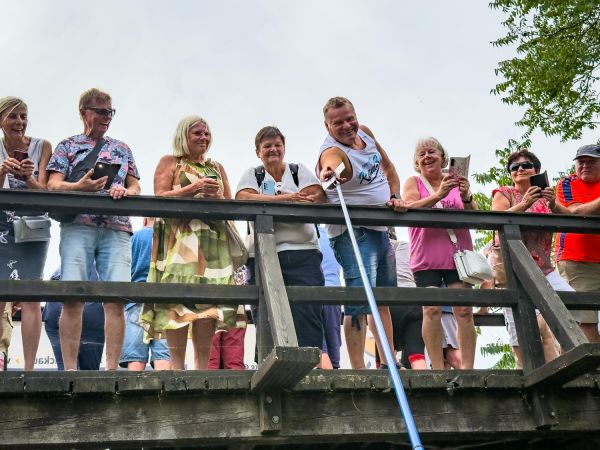 Fotor&uuml;ckblick: 51. L&uuml;bbenauer Kahnkorso 2025 