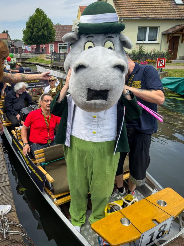 Fotor&uuml;ckblick: 51. L&uuml;bbenauer Kahnkorso 2025 