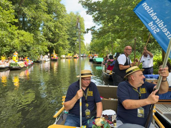 Fotor&uuml;ckblick: 51. L&uuml;bbenauer Kahnkorso 2025 