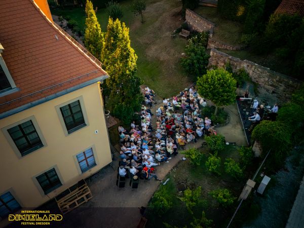 Fotor&uuml;ckblick: 52. L&uuml;bbenauer Kahnkorso 2026 