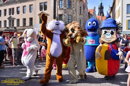 2016-069-Dixielandfestival-Maskottchenparade-©-Foto-Hendrik-Meyer – Foto-Großansicht