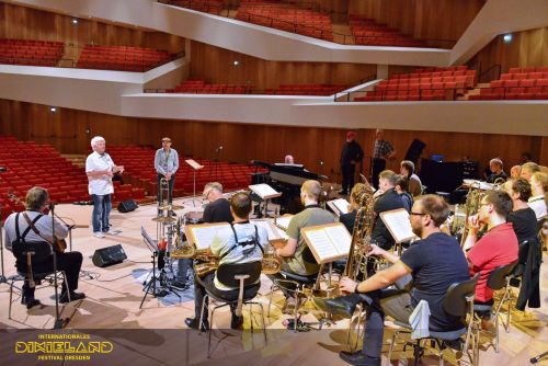 2017-Dixielandfestival-Dresden-Swingt-Kulturpalast-018-©-Foto-Hendrik-Meyer – Foto-Großansicht