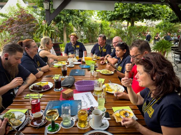 Fotor&uuml;ckblick: 51. L&uuml;bbenauer Kahnkorso 2025 