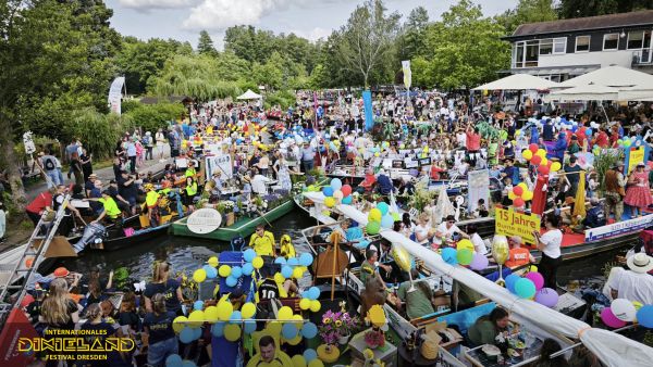 Fotor&uuml;ckblick: 52. L&uuml;bbenauer Kahnkorso 2026 