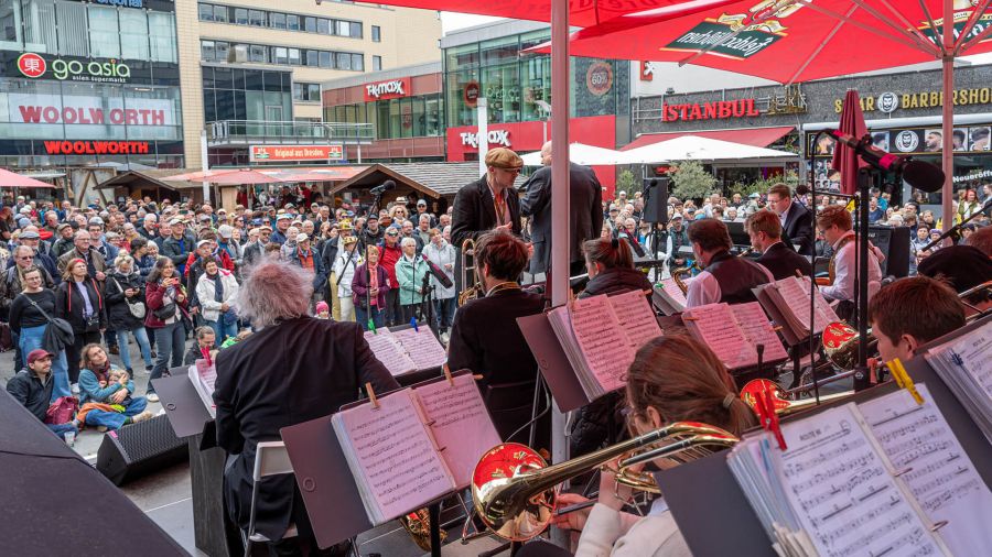 Dresdner Jazzmeile, Bühne am Hotel Newa, Bühne am Hotel Königstein (Open Stage), Bühne am Hotel Lilienstein, Bühne Piazza/Taschenberg, Brassband-Point Neumarkt, Bühne am Schlossplatz,