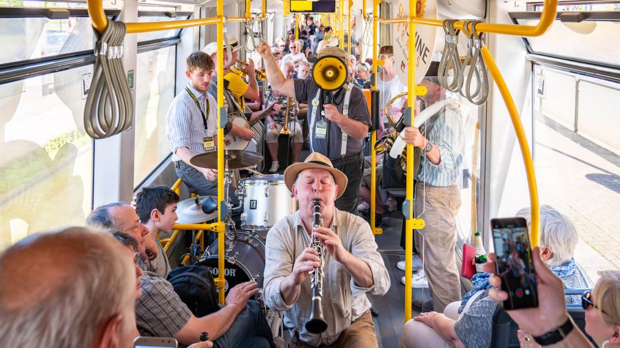 1. Dixietram Jazzrundfahrt, Haltestelle Webergasse,