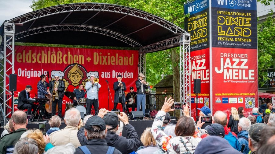 Dresdner Jazzmeile, Brassband-Point Neumarkt, Bühne Piazza/Taschenberg, Bühne am Schlossplatz,
