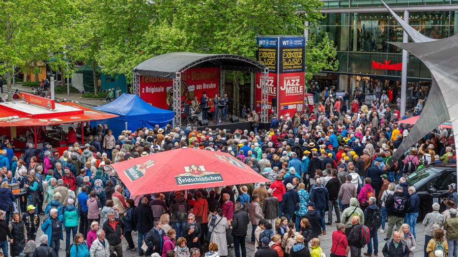 Dresdner Jazzmeile, Bühne Hauptbahnhof, Bühne am Hotel Newa, Bühne am Hotel Königstein (Open Stage), Bühne am Hotel Lilienstein, Brassband-Point Neumarkt, Bühne Piazza/Taschenberg, Bühne am Schlossplatz,
