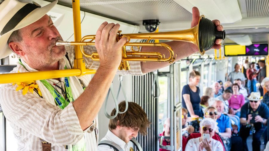 2. Dixietram Jazzrundfahrt, Haltestelle Webergasse, Foto: Hendrik Meyer